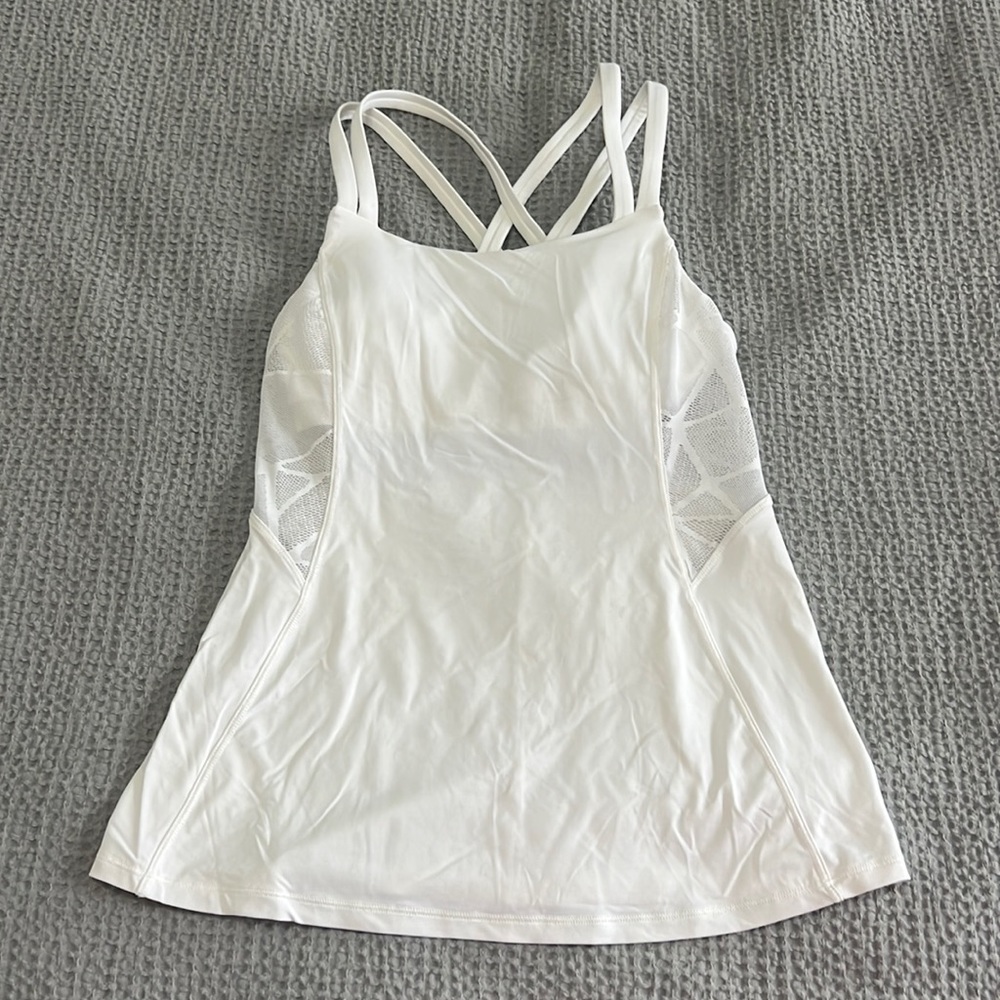 Lululemon size 4 | White tank with built in bra